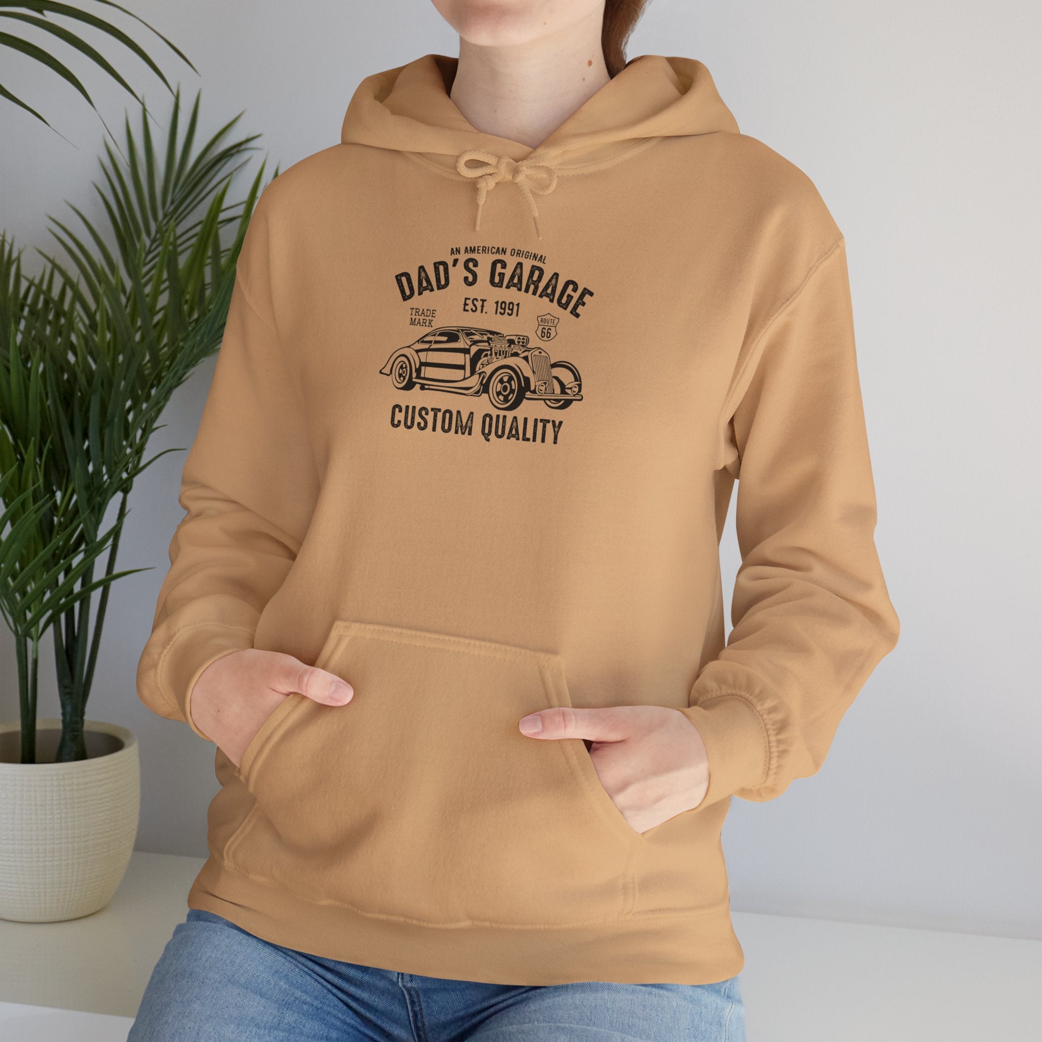 "DAD'S GARAGE CUSTOM QUALITY" Unisex Heavy Blend™ Hooded Sweatshirt