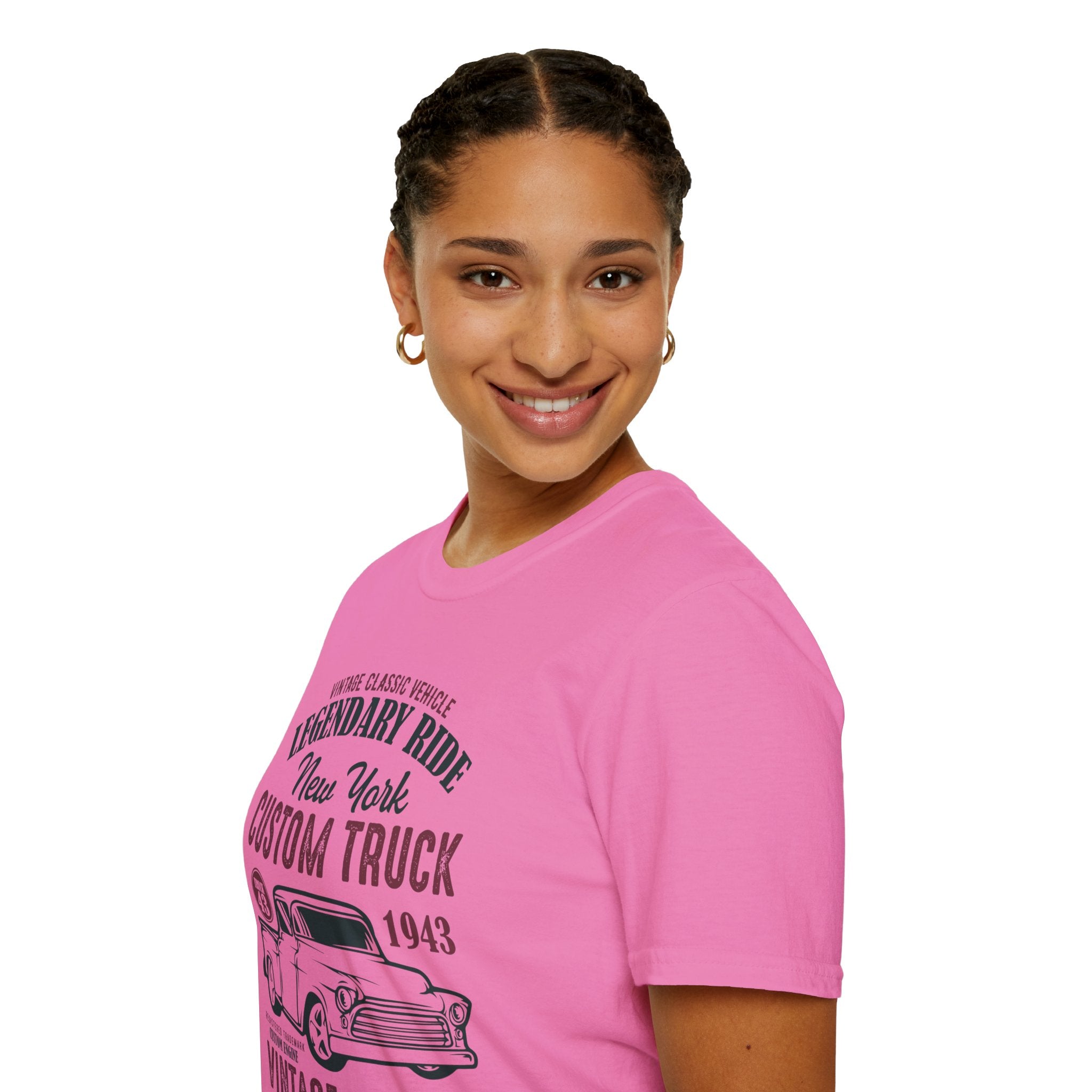 "CUSTOM TRUCK 1943 VINTAGE GARAGE" Unisex Soft style T-Shirt