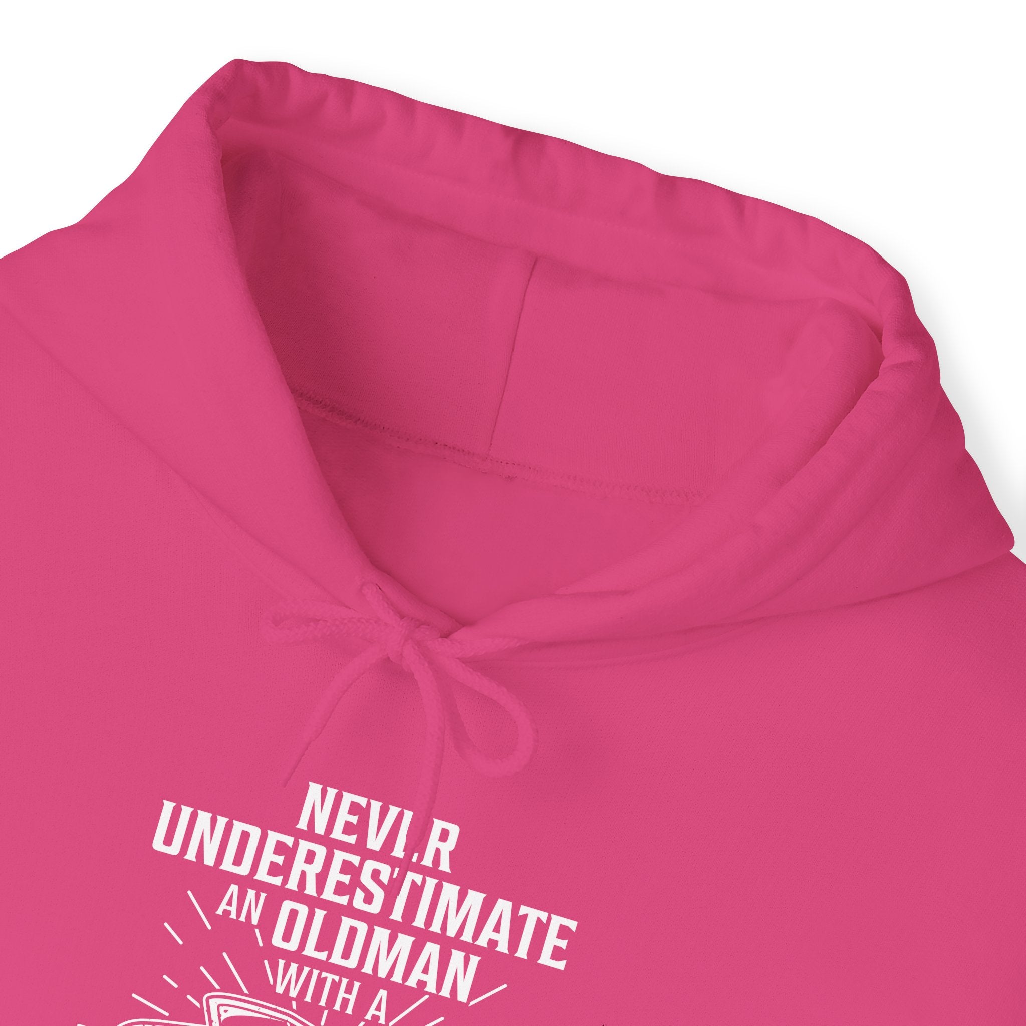 "NEVER UNDERESTIMATE AN OLD MAN WITH A CLASSIC CAR" Unisex Heavy Blend™ Hooded Sweatshirt