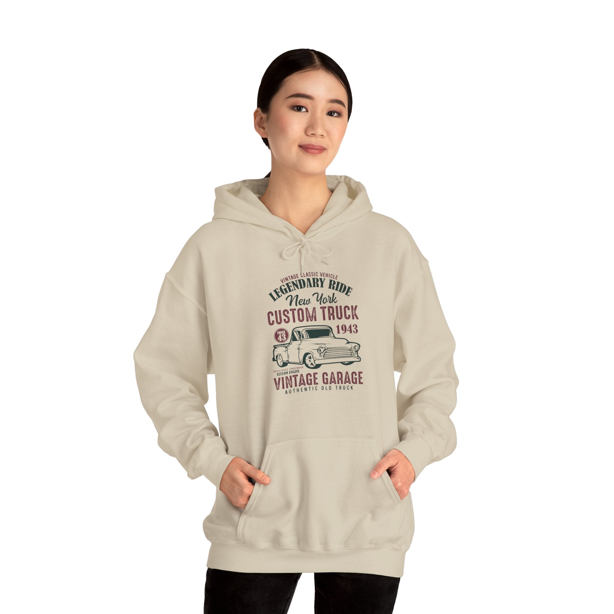 "CUSTOM TRUCK 1943 VINTAGE GARAGE" Unisex Heavy Blend™ Hooded Sweatshirt