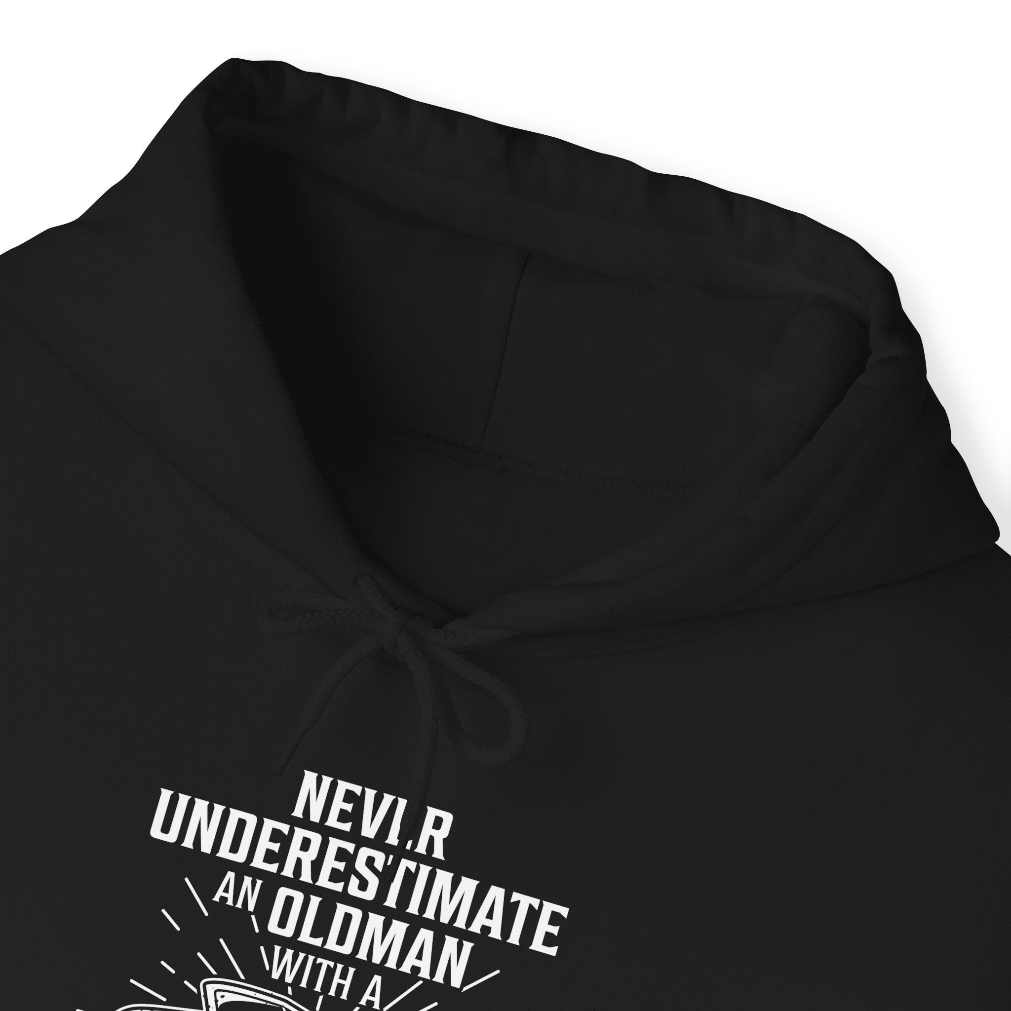 "NEVER UNDERESTIMATE AN OLD MAN WITH A CLASSIC CAR" Unisex Heavy Blend™ Hooded Sweatshirt